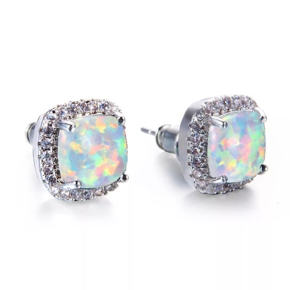 White gold Filled simulated Opal stud earrings - Picture 3 of 6